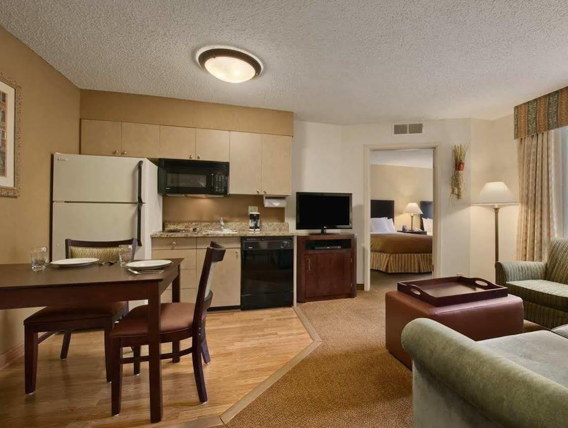 โฮมวู้ด สวีทส์ บาย ฮิลตัน ออสติน เซาธ์ แอร์พอร์ต Hotel ภายนอก รูปภาพ